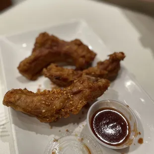 food, chicken wings and fried chicken