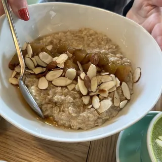 Oatmeal with Caramelized Peaches and Nuts