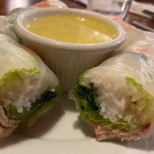 Fresh Spring Roll w amazing sauce