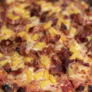 Bacon &amp; Pineapple Pizza