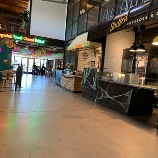 Lemon and brine stall with no employee.