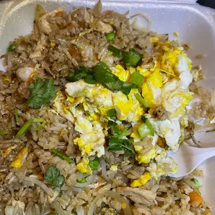 Thai fried rice level 2 chicken and shrimp.