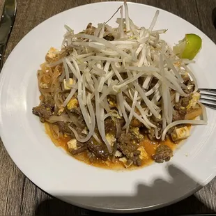 Beef pad thai