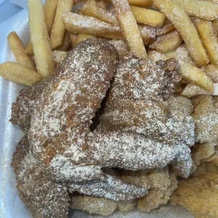Catfish Nuggets, 3 Wings and Fries w/extra lemon pepper