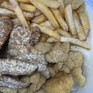 Catfish Nuggets, 3 Wings and Fries w/extra lemon pepper