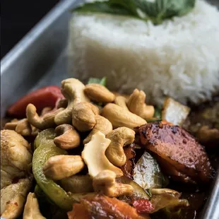 Cashew nut stir-fry