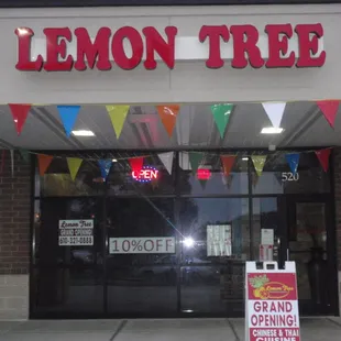 Welcome to Lemon Tree Asian Restaurant located next to the Acme in Eagle Point Shopping Center. For a limited time, 10% off.