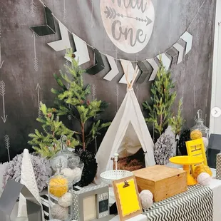 Go green party + decoration package.

Book here:
https://www.lemontreeevent.com/