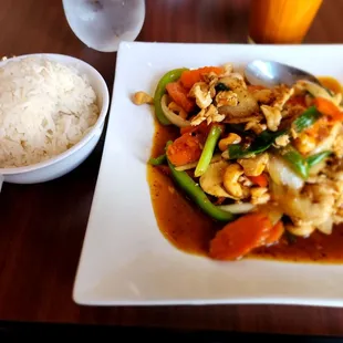 Cashew Chicken 7/10 spice perfect