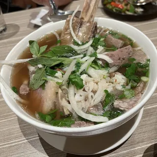 House Special Beef Noodle Soup ("Pho Dac Biet")