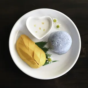 Mango with sweet sticky rice