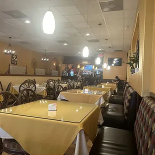 Nice dining area; plenty of seating