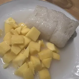 Sweet Sticky Rice with Mango (Seasonal)
