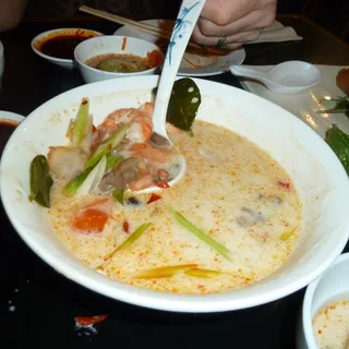 Tom Kha
