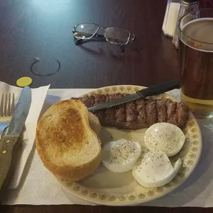 LIZ IS THE "POACHED EGG PRINCESS!"