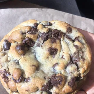 Chocolate Chip Cookie