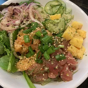 Small poke bowl (2 scoops) - Traditional tuna poke and Salmon