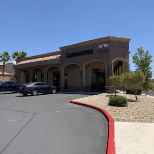 Lemontree's Storefront