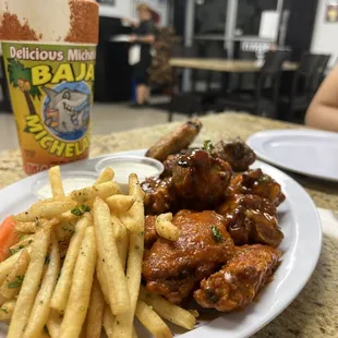 fried chicken, fried chicken wings, chicken wings and fried chicken, food, chicken, bbq chicken, chicken wings, bbq wings, poultry