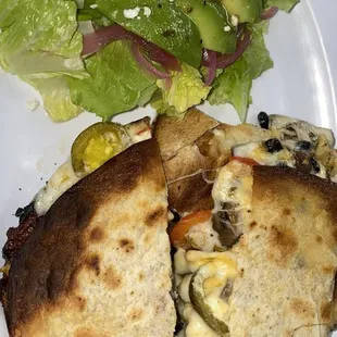 Rancho Fired Oven Chicken Quesadilla came with a very yummy olive oil based dressing