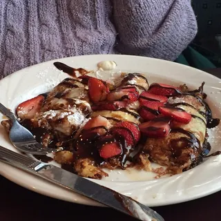 Lena's Cinnabon Crepes