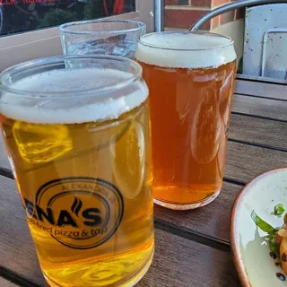 Lena's Lager, Golden Lager, VA  5.1%