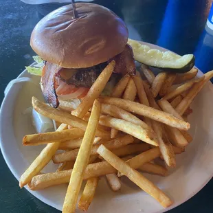 Pulled Pork Bacon Cheeseburger
