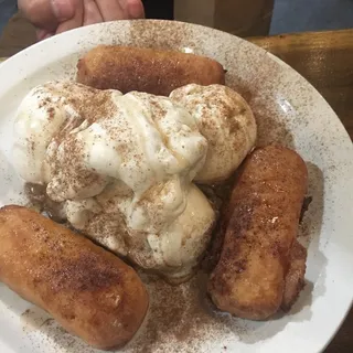 Deep Fried Twinkies With Ice Cream