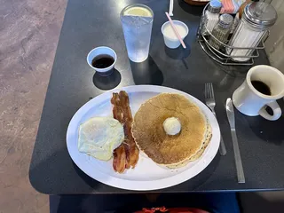 J & M's Cafe Bar & Grill