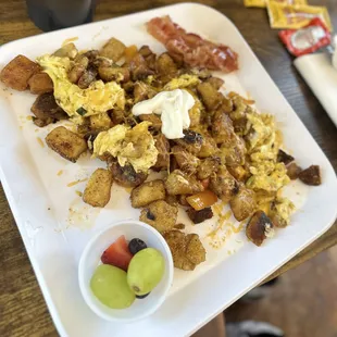 Potato Scramble &quot;side of fruit&quot; 2 grapes, 1 strawberry and 2 blueberries hmm