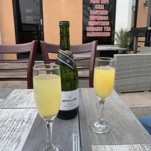 Mimosa with mi amor.