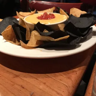 Chips & Queso