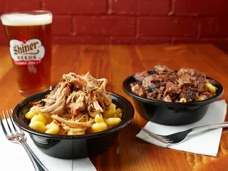 Off the Rails Barbeque & Drafthouse