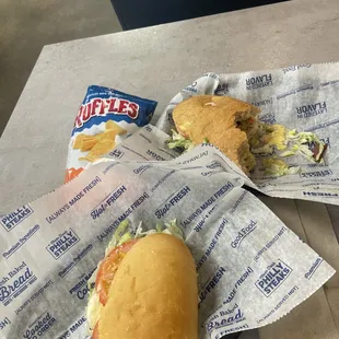 They make there food to order, it's quick and they are so friendly! 5 stars all the way around!!!   Great spot for the family!