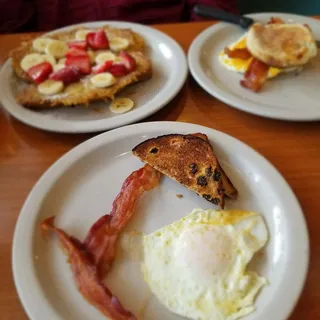 Breakfast Aylah's Egg Mc Lenny