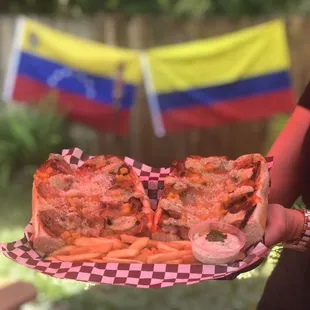Pepito mixto: smoked steak, grill chicken, bacon, corn, Parmesan and mozzarella cheese with fríes