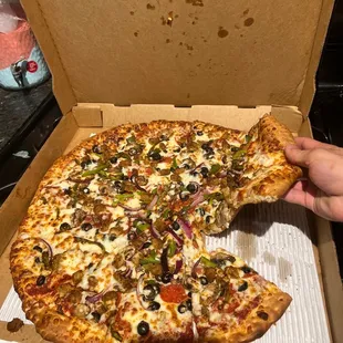 Best place every 100% will come back. just god damn pizza so good make you wanna slap yo ma'-am!!!! Don't it willie