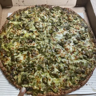 XL Chicken Pesto Pizza with Mushrooms and jalapeños