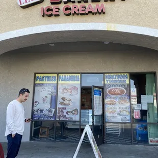 Front of Leo's Bakery