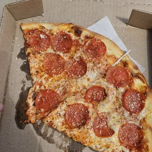 food, pizza