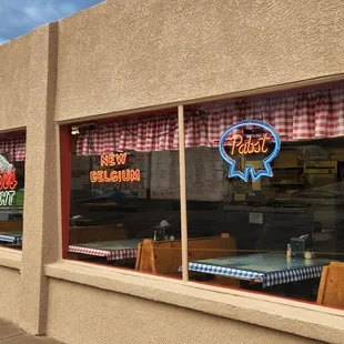 the outside of the restaurant