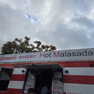 Leonard Jr's Hot Malasadas