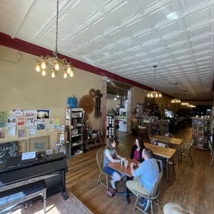 Saturday Morning at Leonardo's