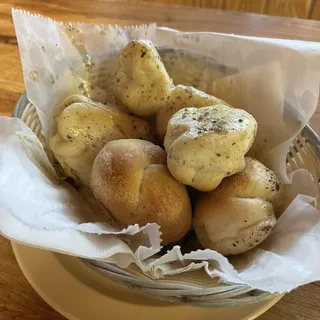 Garlic Knots (6)