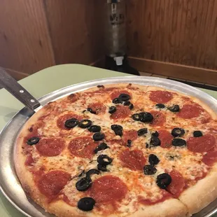Small pepperoni/black olive pizza