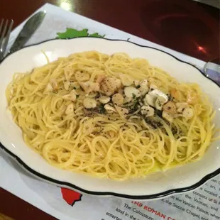 Pasta with olive oil and garlic.