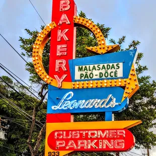 a neon sign for the bakery
