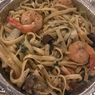 Jumbo Shrimp Alfredo Fettucine