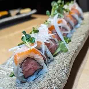 Seared Salmon Roll