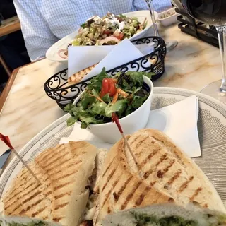 MEDITERRANEAN GREEK SALAD